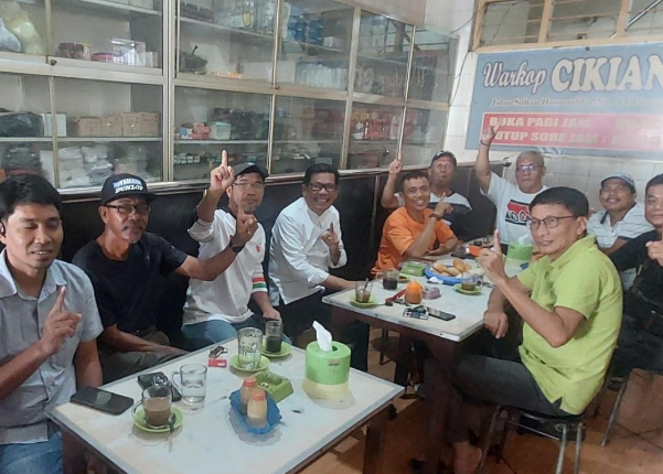 Cawagub Azhar Arsyad di Warkop Cikiang Pinrang