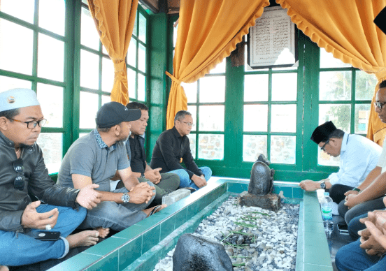 Memaknai Kunjungan Pesantren dan Ziarah Makam Cawagub Sulsel Azhar Arsyad